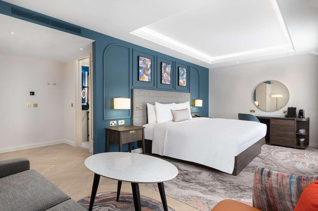 Lost Property St Pauls London, Curio Collection By Hilton Chambre photo