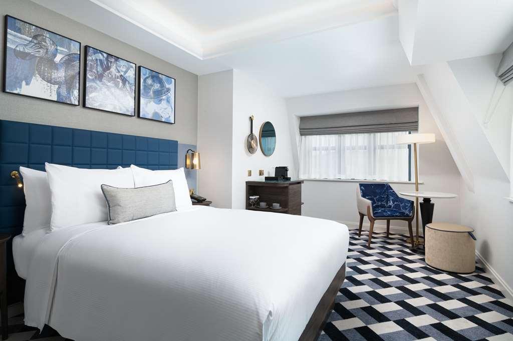 Lost Property St Pauls London, Curio Collection By Hilton Chambre photo