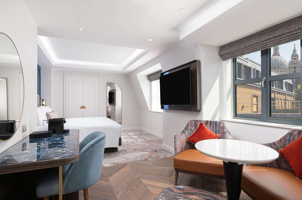 Lost Property St Pauls London, Curio Collection By Hilton Chambre photo